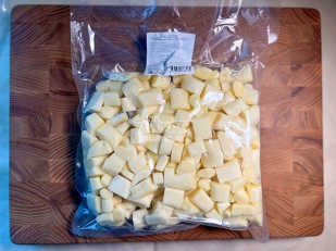 Диспенсеры для снеков: Сырный продукт ФЕРМЕРСКИЙ бочонок белый