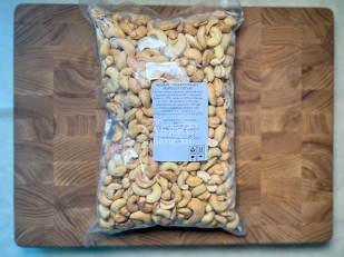 Колбаски из тунца: Кешью жарено-соленый