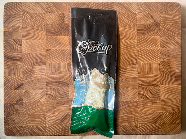 Сыр 100 гр ГОРНЫЙ СЫРОВАР (Косичка с укропом и чесноком) в Орле