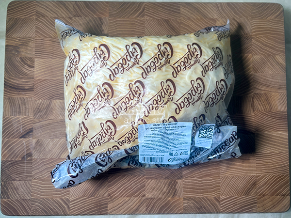 Сыр 1 кг ГОРНЫЙ СЫРОВАР (Паутинка со вкусом красной икры) в Орле